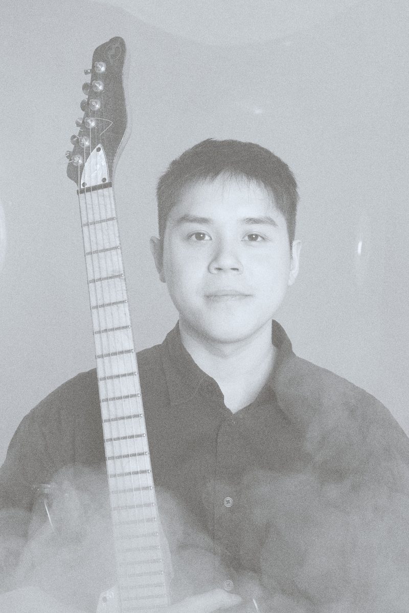 Portrét: Nguyen Ky Anh — hudební producent. Výstava Little Hanoi, Next Generation, Praha 2026.